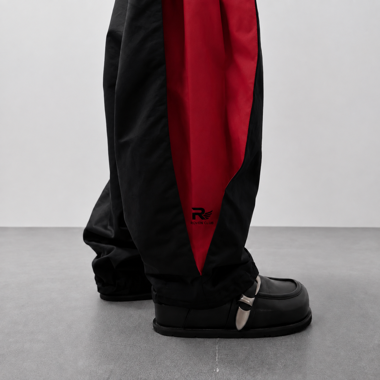 Roven Club Wide-Leg Track Pantolon — Siyah/Kırmızı